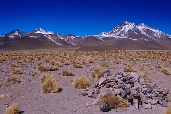 Cerro Miñiques, 5910m (right)