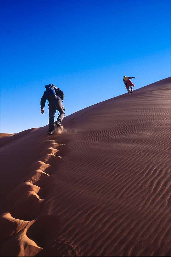 Exploring the sand dunes of the Murzuq Sand Sea (Edeyen Murzuq)