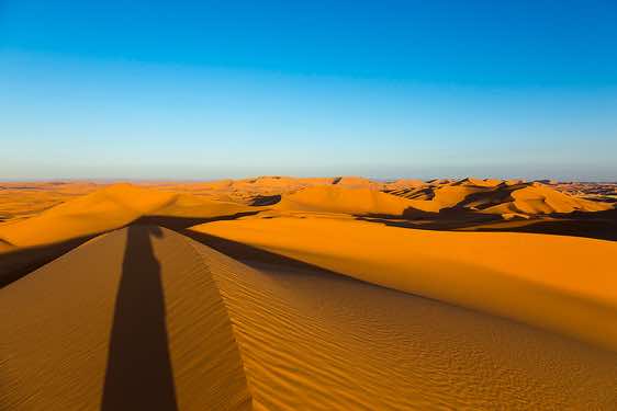 Sand dunes of In Tehak, Tadrart region, Tassili n ́Ajjer National Park, Sahara, North Africa