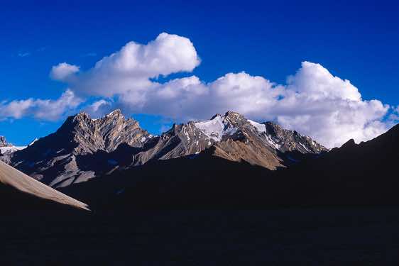 Mountain views, Kharsa Gongma campsite, 4900m, Pare Chu valley, Spiti to Ladakh Trek