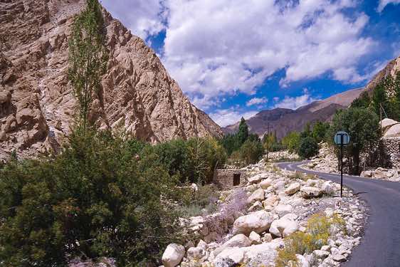 Road along the Indus river, Ladakh