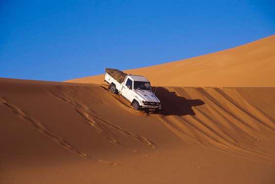4WD in the dunes