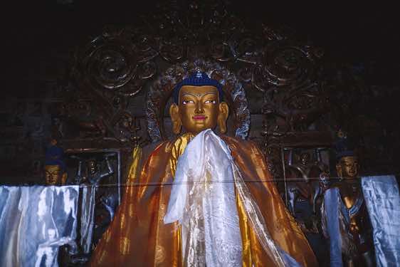 Buddha statue, Manang Valley