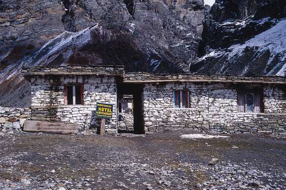 The one and only 'hotel' in Thorung Phedi, 4450m