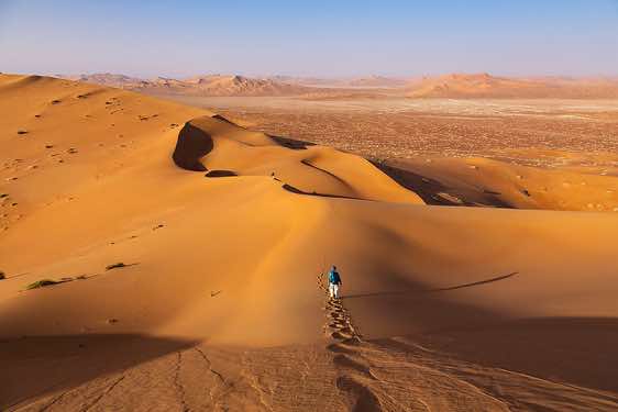 Hiking in the sand dunes, desert landscape, Rub al Khali, Empty Quarter, Dhofar region