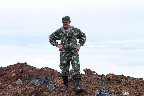 Our local guide Alexej on the summit of the Ilyinsky Volcano, Kurile Lake