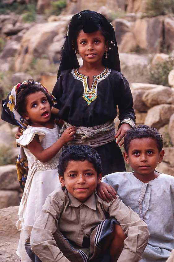 Group of children, Jebel Rugab, Bura mountains