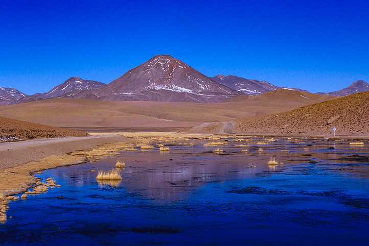 Rio Putana and the volcano Cerro Colorado, 5748m