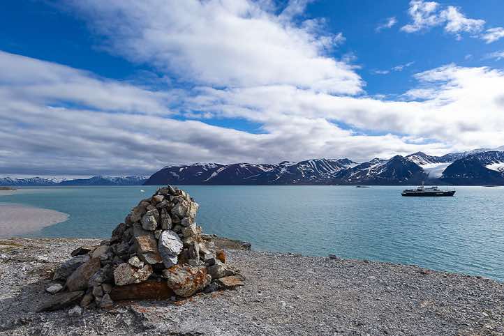 Panoramic view of Liefdefjorden, near 'Texas bar'