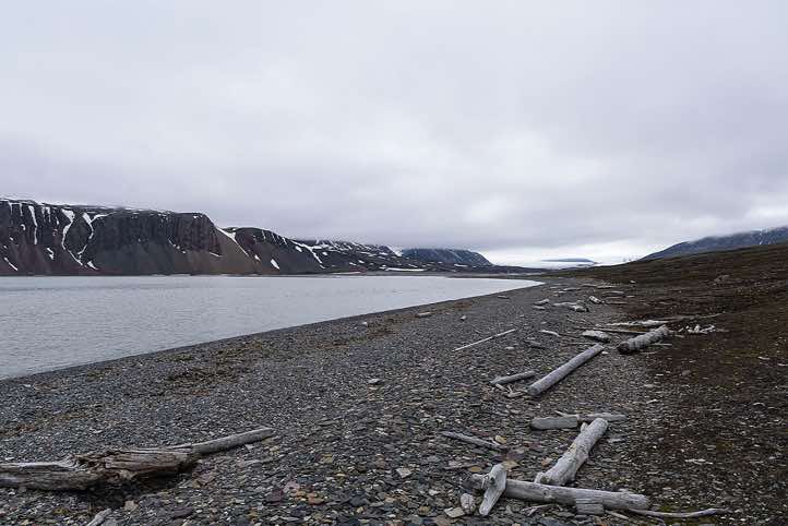 Landing site, Faksevågen, Lomfjorden