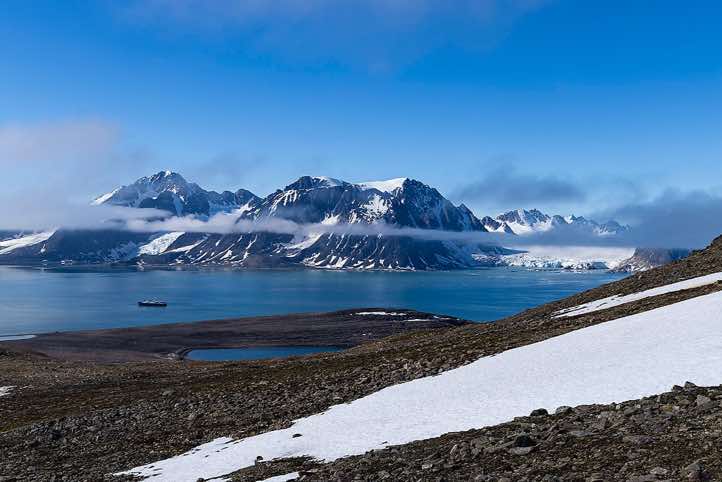 Panoramic view of Lagercrantzfjellet and Smithbreen Glacier, Alicehamna, Raudfjorden