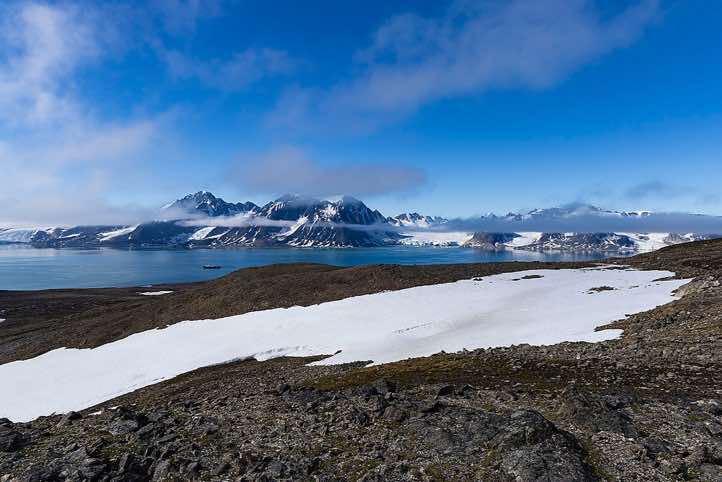 Panoramic view of Lagercrantzfjellet and Smithbreen Glacier, Alicehamna, Raudfjorden