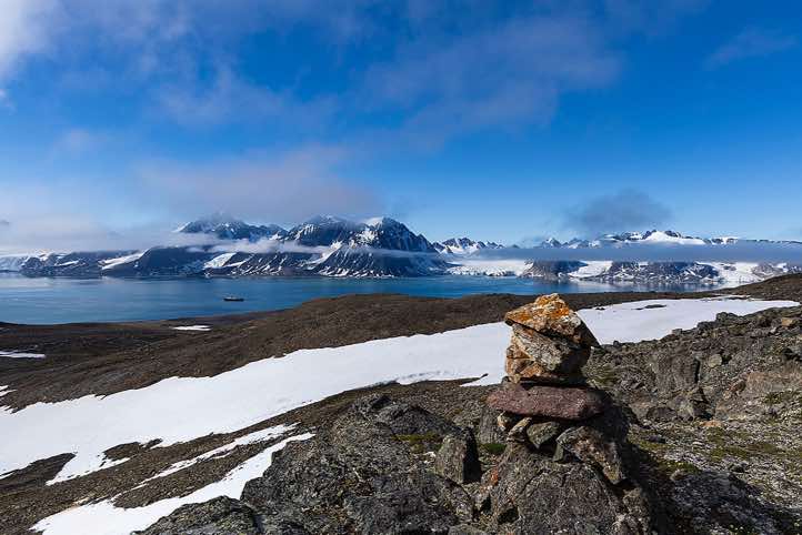 Panoramic view of Lagercrantzfjellet and Smithbreen Glacier, Alicehamna, Raudfjorden