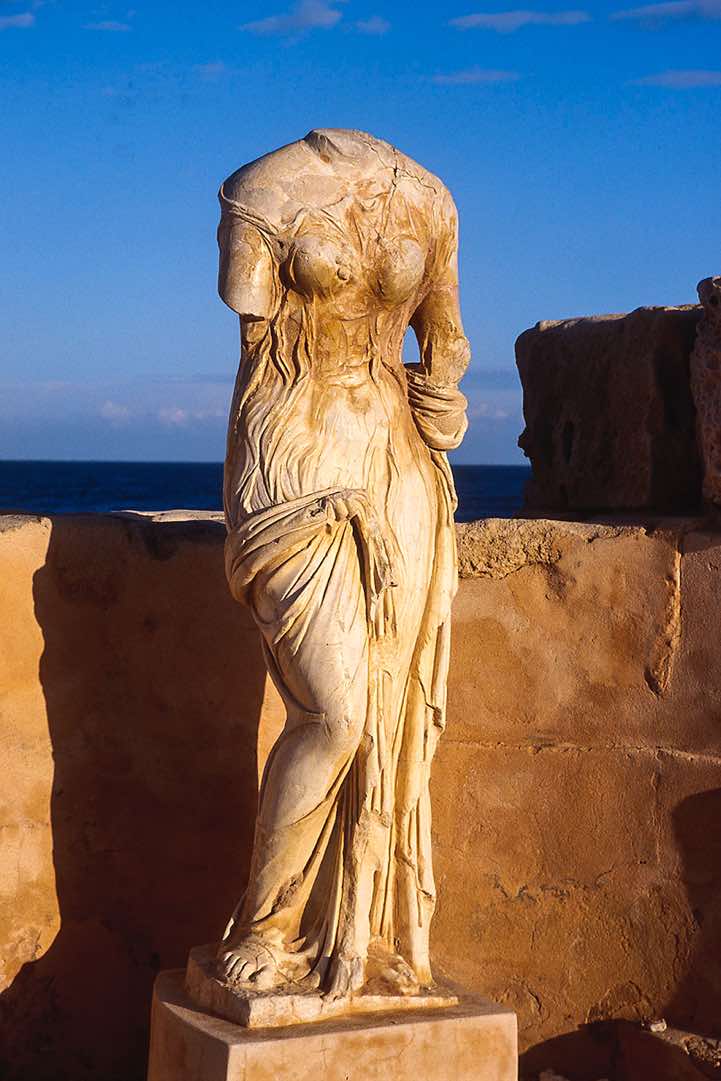 Statue, Forum Baths