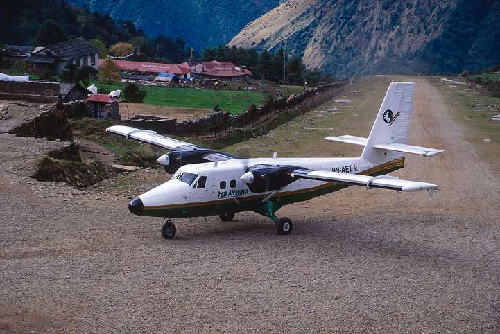 Twin Otter STOL aircraft, Lukla airstrip